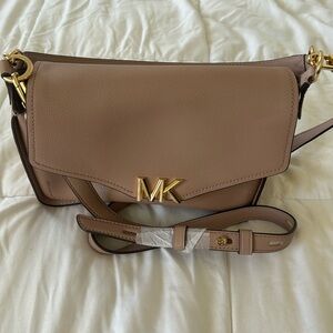 Michael Kors Crossbody purse